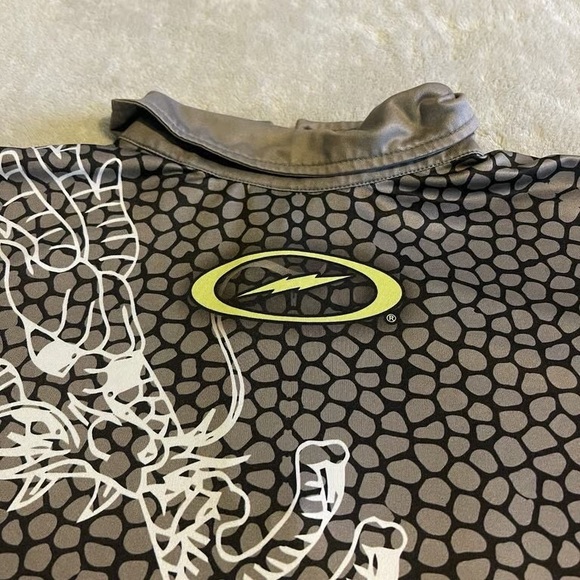 Storm Dragon Design Polo Shirt in Black and Lime - Picture 4 of 4
